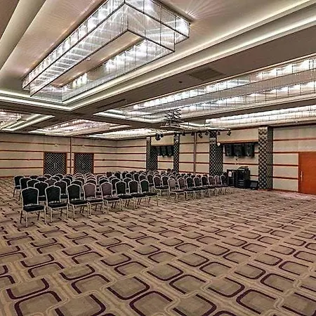 Niza Park Hotel 4*