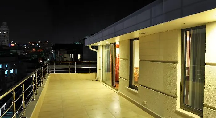 尼加公园酒店 4*