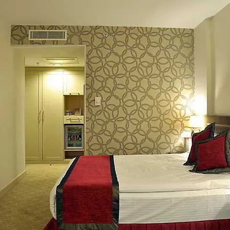 Niza Park Hotel 4*