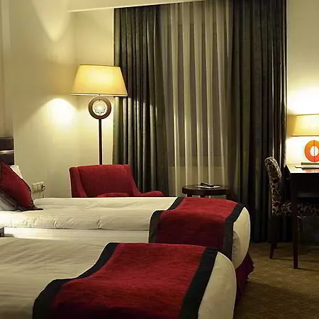 Niza Park Hotel 4*